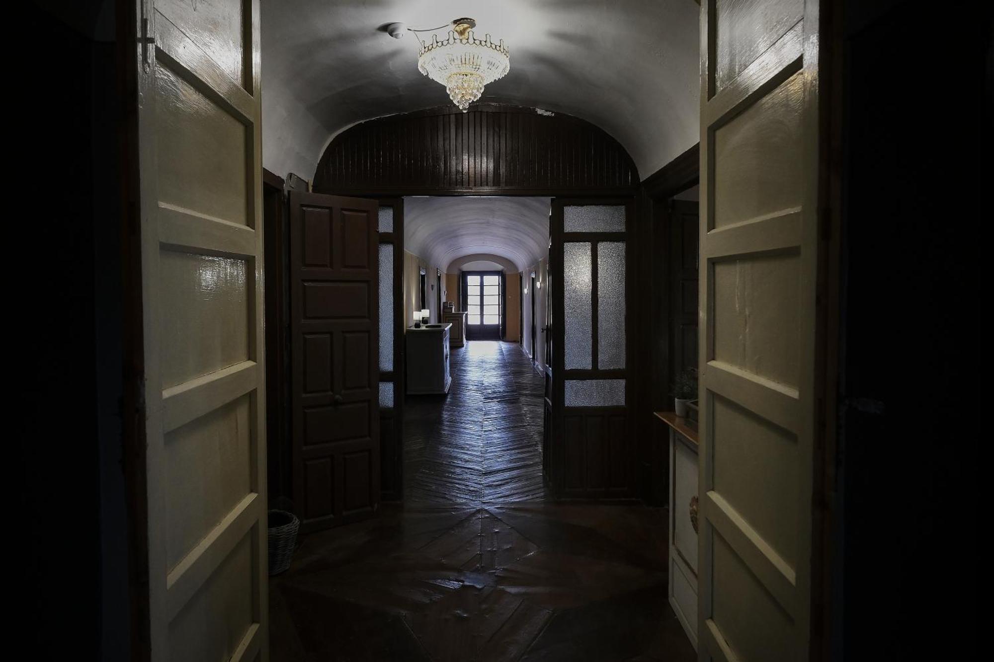 Casa Rural Palacio Conde De Aldana Con Piscina Entre Encinares Y Dehesas Terradillos Exterior photo