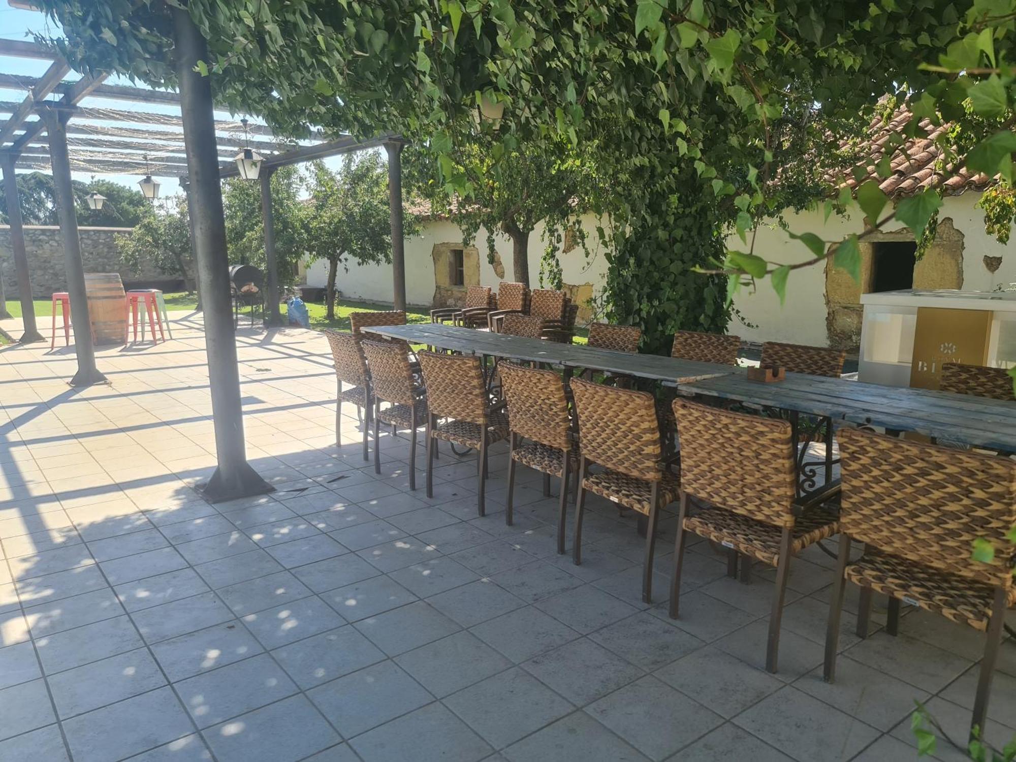 Casa Rural Palacio Conde De Aldana Con Piscina Entre Encinares Y Dehesas Terradillos Exterior photo